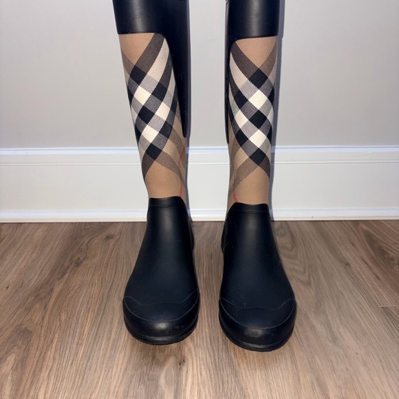 Burberry Shoes - Burberry Black and Tan Winter Rain Boots